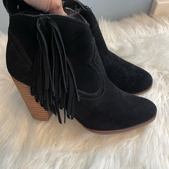 AUTHENTIC STEVE MADDEN SUEDE FRINGE BLACK BOOTIES SZ 7.5 - Picture 6 of 12